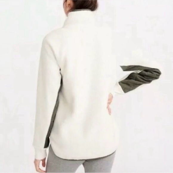 Abercrombie & Fitch White and Green Sweatshirt - Picture 2 of 11